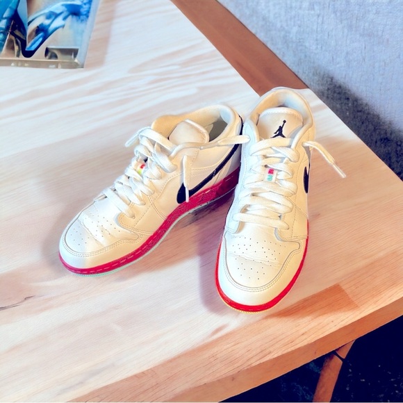 Air Jordan 1 Low GS Multi Color. Size 5. - Picture 10 of 12